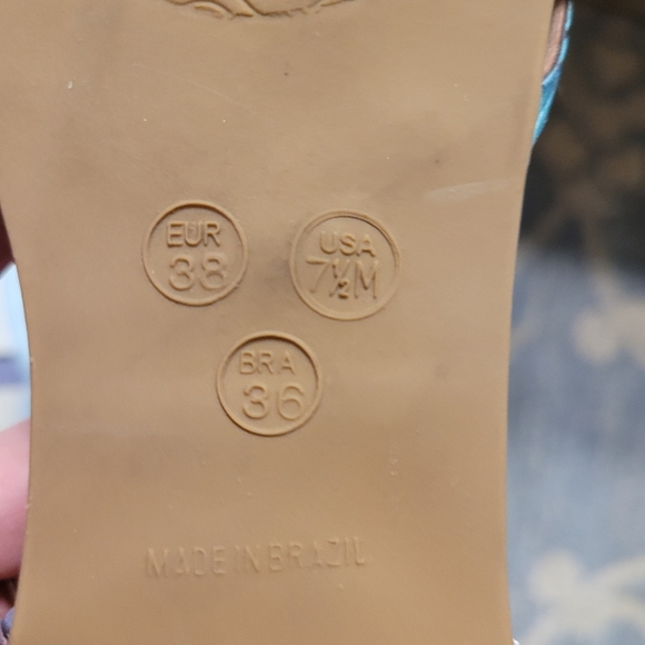 Steve Madden sandals multi color snake pattern worn once in house..size 7.5 - Picture 4 of 4